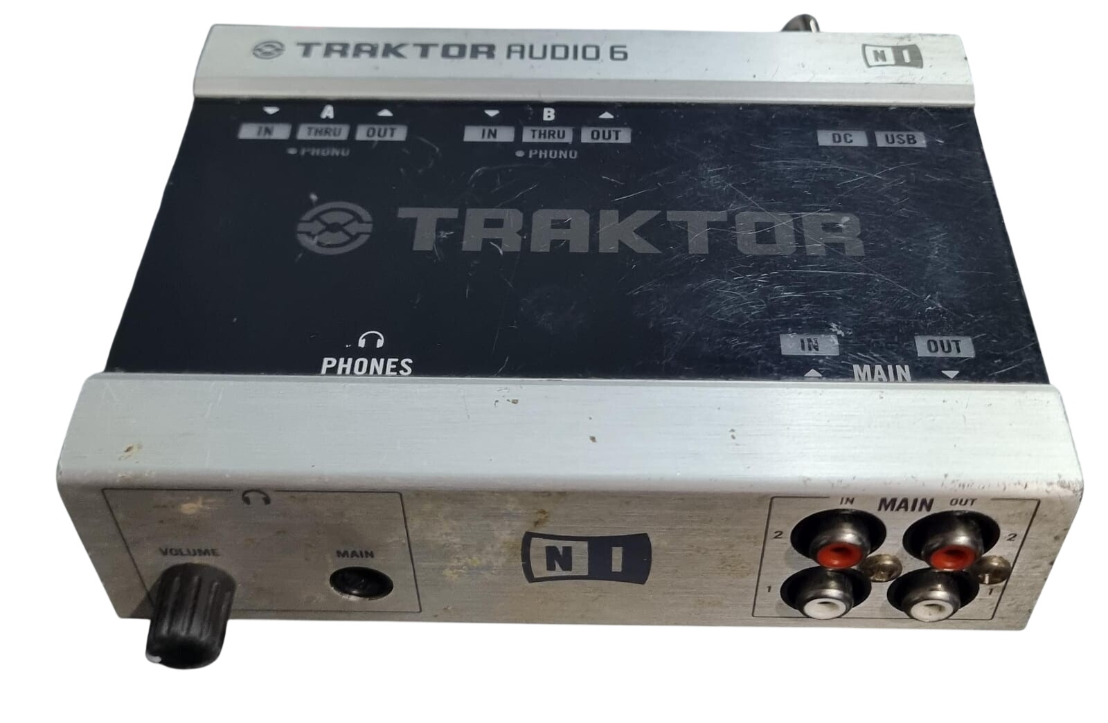 Traktor - Audio 6 - Audio Interface